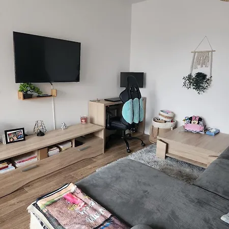Apartment Bali Florest - 7 Pers, 2 & Balcon - 20 Min Cdg Et Parc Asterix Marly-la-Ville